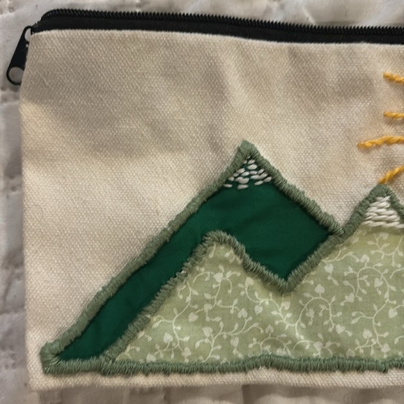 Hand crafted mountain theme  Embroidered pouch
Are the mountains calling you ? - Picture 4 of 4